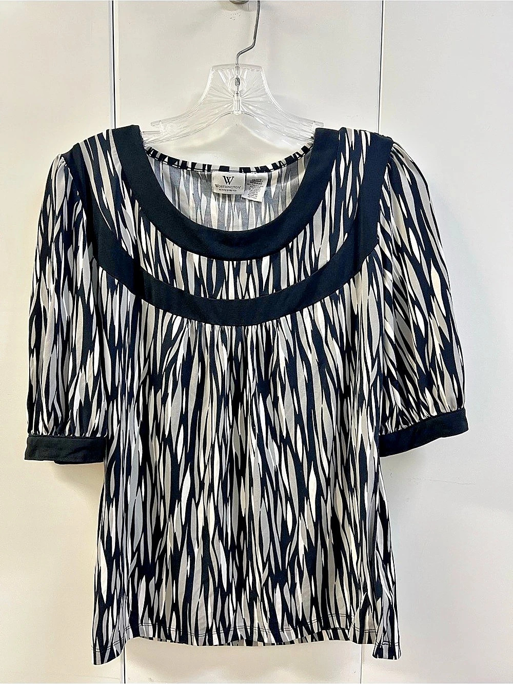 Worthington Abstract Print Short Sleeve Top Size Medium